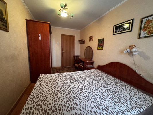 Продам трехкомнатную (3-комн.) квартиру, Республики ул, 76, Ишим г