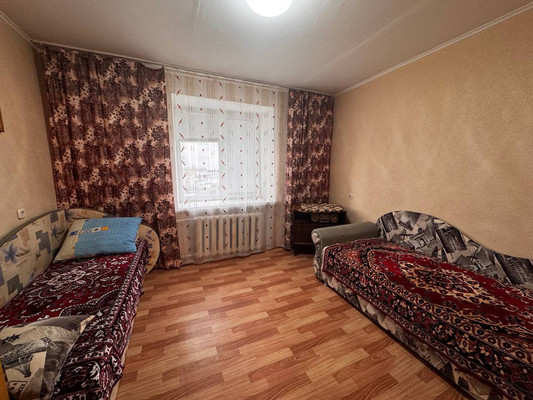 Продам трехкомнатную (3-комн.) квартиру, Республики ул, 76, Ишим г