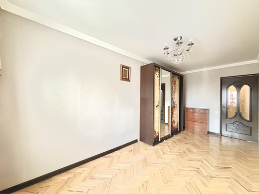 Продам двухкомнатную (2-комн.) квартиру, Нахушева ул, 89, Нальчик г