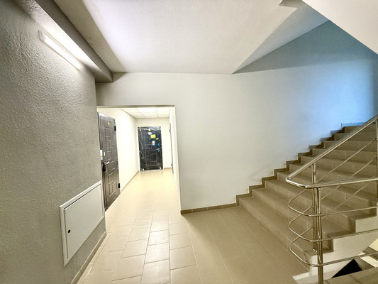 Продам двухкомнатную (2-комн.) квартиру, Щедрая ул, 4, Мирное с