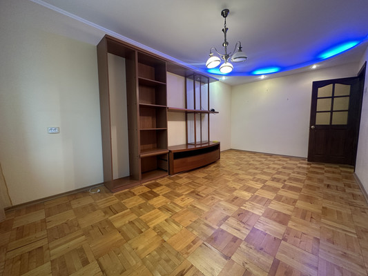 Продам трехкомнатную (3-комн.) квартиру, Подъячева ул, 1, Яхрома г