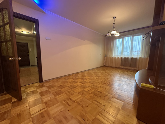 Продам трехкомнатную (3-комн.) квартиру, Подъячева ул, 1, Яхрома г