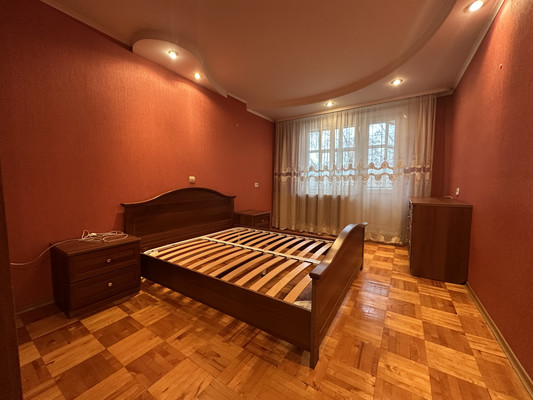 Продам трехкомнатную (3-комн.) квартиру, Подъячева ул, 1, Яхрома г