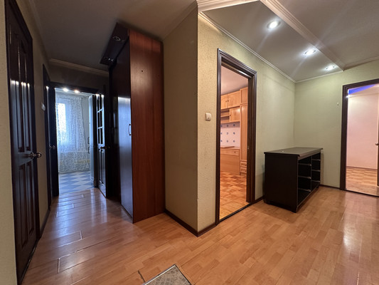 Продам трехкомнатную (3-комн.) квартиру, Подъячева ул, 1, Яхрома г