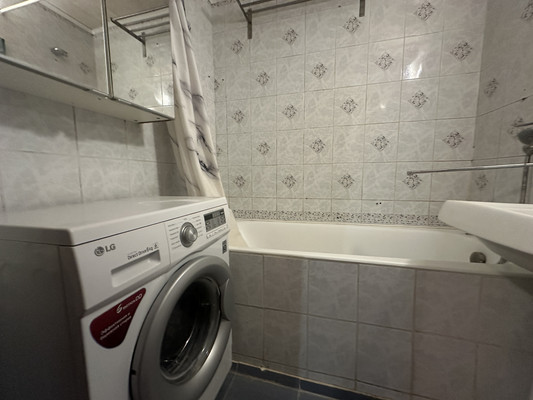 Продам трехкомнатную (3-комн.) квартиру, Подъячева ул, 1, Яхрома г