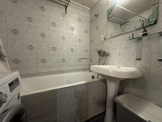 Продам трехкомнатную (3-комн.) квартиру, Подъячева ул, 1, Яхрома г