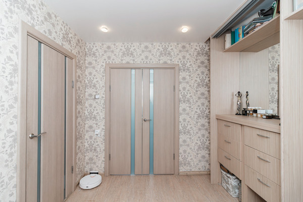 Продам трехкомнатную (3-комн.) квартиру, Ямская ул, 1/1, Ханты-Мансийск г