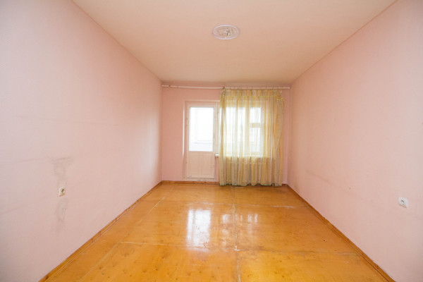 Продам многокомнатную квартиру, Комсомольская ул, 28, Ханты-Мансийск г