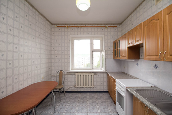 Продам многокомнатную квартиру, Комсомольская ул, 28, Ханты-Мансийск г