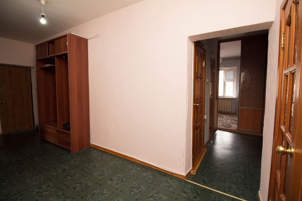 Продам многокомнатную квартиру, Комсомольская ул, 28, Ханты-Мансийск г