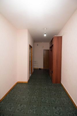 Продам многокомнатную квартиру, Комсомольская ул, 28, Ханты-Мансийск г