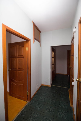 Продам многокомнатную квартиру, Комсомольская ул, 28, Ханты-Мансийск г