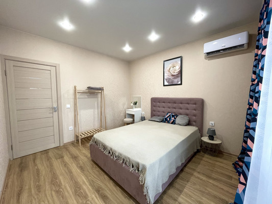 Сдам двухкомнатную (2-комн.) квартиру, им. Адмирала Пустошкина б-р, 11/2, Краснодар г