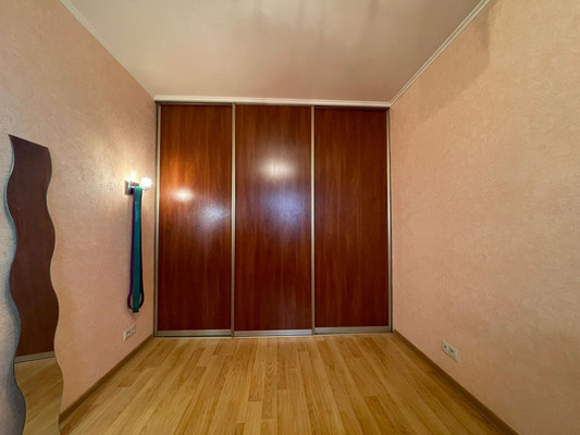 Сдам двухкомнатную (2-комн.) квартиру, Сумской проезд, 21к4, Москва г