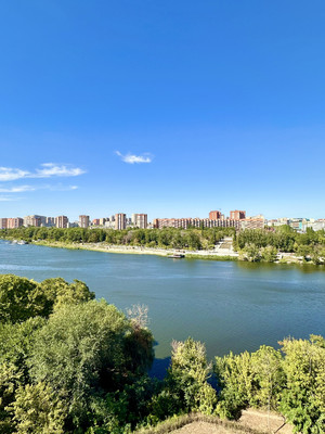 Продам двухкомнатную (2-комн.) квартиру, Космонавтов пр-кт, 1В, Ростов-на-Дону г