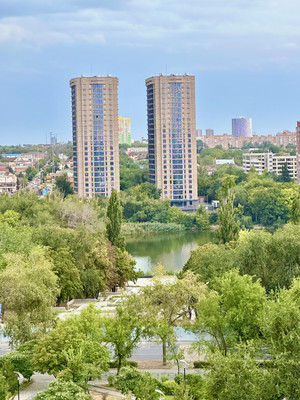 Продам двухкомнатную (2-комн.) квартиру, Космонавтов пр-кт, 1В, Ростов-на-Дону г