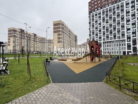 Продам однокомнатную (1-комн.) квартиру, Шоссе в Лаврики ул, 53к2, Мурино п