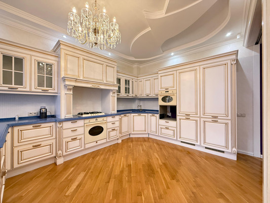 Продам трехкомнатную (3-комн.) квартиру, Тарчокова ул, 25кб, Нальчик г