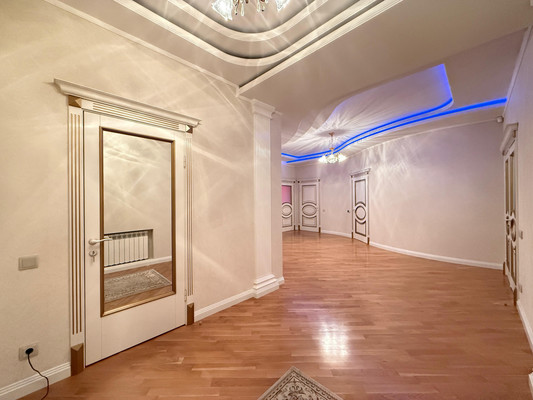 Продам трехкомнатную (3-комн.) квартиру, Тарчокова ул, 25кб, Нальчик г