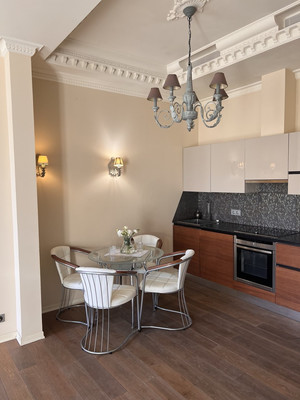 Продам трехкомнатную (3-комн.) квартиру, Петровский б-р, 21, Москва г