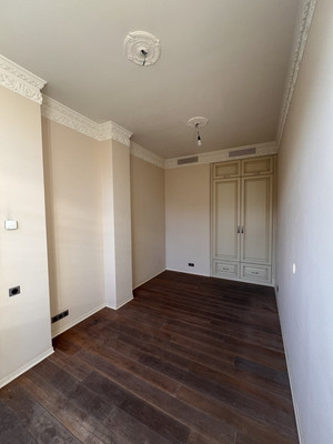 Продам трехкомнатную (3-комн.) квартиру, Петровский б-р, 21, Москва г