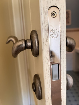 Продам трехкомнатную (3-комн.) квартиру, Петровский б-р, 21, Москва г