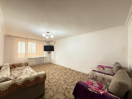 Продам трехкомнатную (3-комн.) квартиру, имени Гагарина Юрия Алексеевича ул, 1, Баксан г