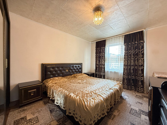 Продам трехкомнатную (3-комн.) квартиру, имени Гагарина Юрия Алексеевича ул, 1, Баксан г