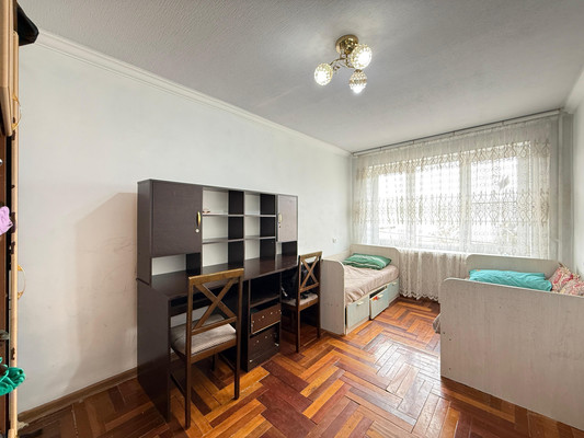 Продам трехкомнатную (3-комн.) квартиру, имени Гагарина Юрия Алексеевича ул, 1, Баксан г