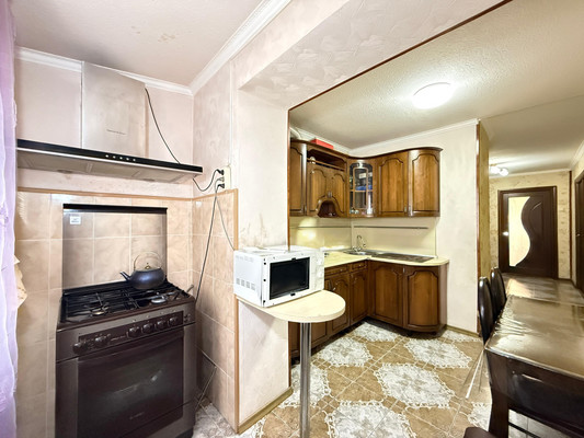 Продам трехкомнатную (3-комн.) квартиру, имени Гагарина Юрия Алексеевича ул, 1, Баксан г