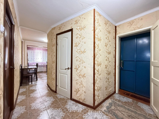 Продам трехкомнатную (3-комн.) квартиру, имени Гагарина Юрия Алексеевича ул, 1, Баксан г