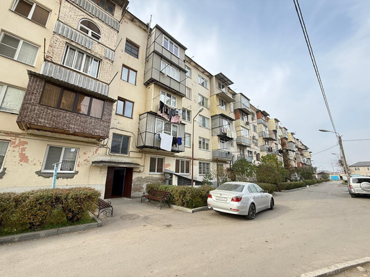 Продам трехкомнатную (3-комн.) квартиру, имени Гагарина Юрия Алексеевича ул, 1, Баксан г