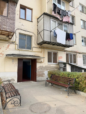 Продам трехкомнатную (3-комн.) квартиру, имени Гагарина Юрия Алексеевича ул, 1, Баксан г