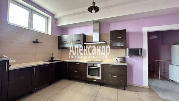 Продам трехкомнатную (3-комн.) квартиру, Богатырский пр-кт, 55к1, Санкт-Петербург г
