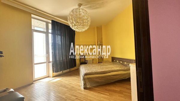 Продам трехкомнатную (3-комн.) квартиру, Богатырский пр-кт, 55к1, Санкт-Петербург г