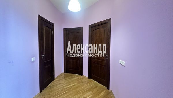Продам трехкомнатную (3-комн.) квартиру, Богатырский пр-кт, 55к1, Санкт-Петербург г