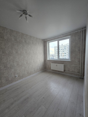 Продам однокомнатную (1-комн.) квартиру, Воронцовский б-р, 21к2, Мурино п