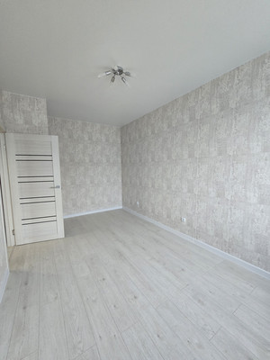 Продам однокомнатную (1-комн.) квартиру, Воронцовский б-р, 21к2, Мурино п