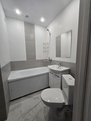 Продам однокомнатную (1-комн.) квартиру, Воронцовский б-р, 21к2, Мурино п