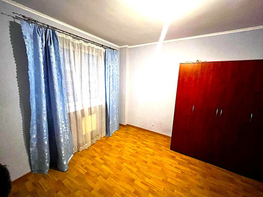 Продам двухкомнатную (2-комн.) квартиру, Летняя ул, 33, Калининград г