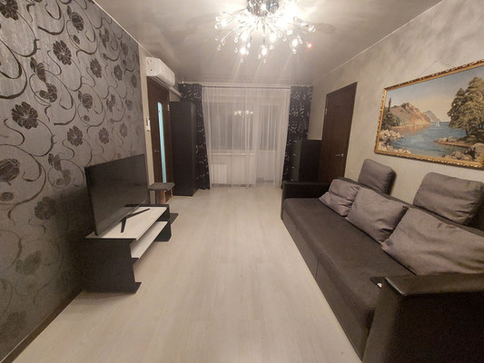 Продам трехкомнатную (3-комн.) квартиру, Весенняя ул, 11, Рязань г