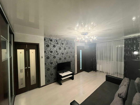 Продам трехкомнатную (3-комн.) квартиру, Весенняя ул, 11, Рязань г