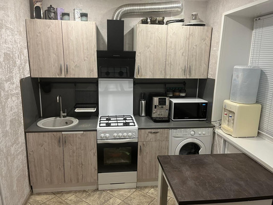 Продам трехкомнатную (3-комн.) квартиру, Весенняя ул, 11, Рязань г