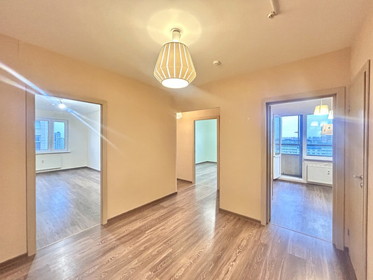 Продам трехкомнатную (3-комн.) квартиру, Яхтенная ул, 32к3, Санкт-Петербург г