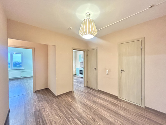 Продам трехкомнатную (3-комн.) квартиру, Яхтенная ул, 32к3, Санкт-Петербург г