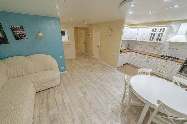 Продам трехкомнатную (3-комн.) квартиру, Ново-Казанская ул, 4, Пенза г