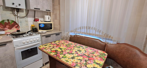 Продам двухкомнатную (2-комн.) квартиру, Длинная ул, 124, Каневская ст-ца