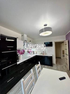 Продам трехкомнатную (3-комн.) квартиру, Даниила Хармса ул, 7, Санкт-Петербург г