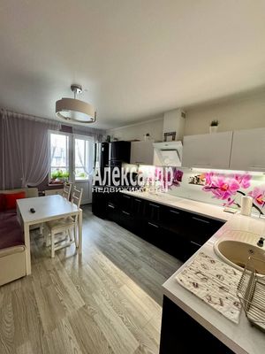 Продам трехкомнатную (3-комн.) квартиру, Даниила Хармса ул, 7, Санкт-Петербург г