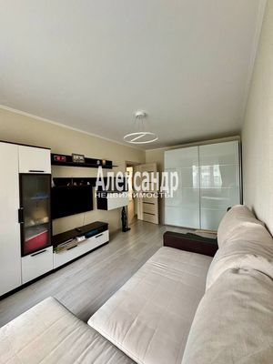 Продам трехкомнатную (3-комн.) квартиру, Даниила Хармса ул, 7, Санкт-Петербург г